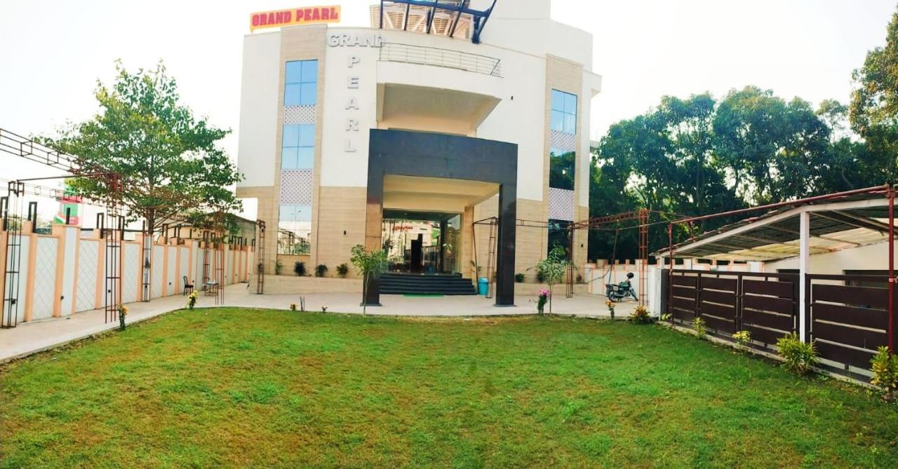 Grand Pearl Hotel & Banquet Lucknow Exterior foto