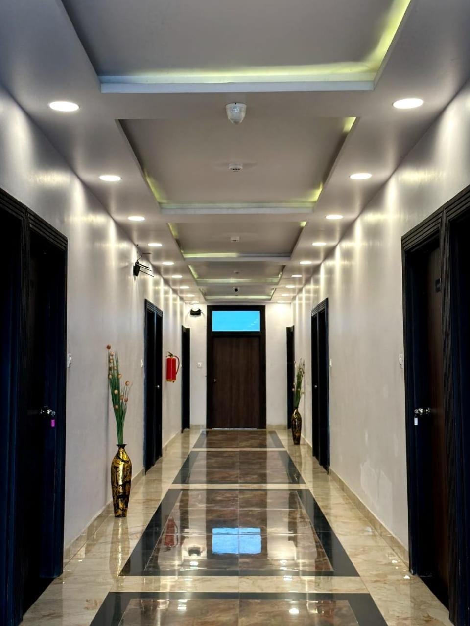 Grand Pearl Hotel & Banquet Lucknow Exterior foto