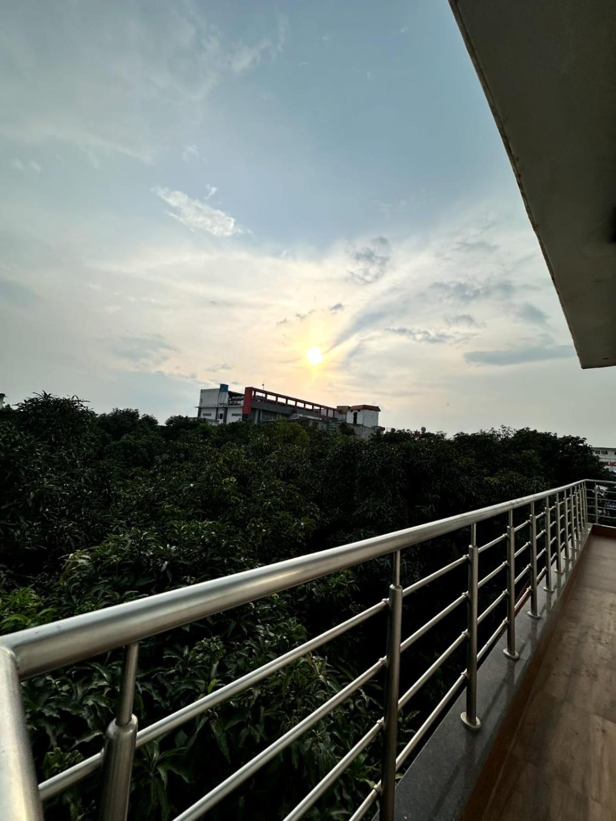 Grand Pearl Hotel & Banquet Lucknow Exterior foto
