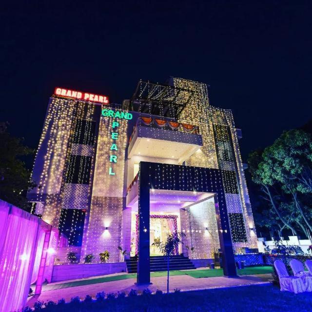 Grand Pearl Hotel & Banquet Lucknow Exterior foto